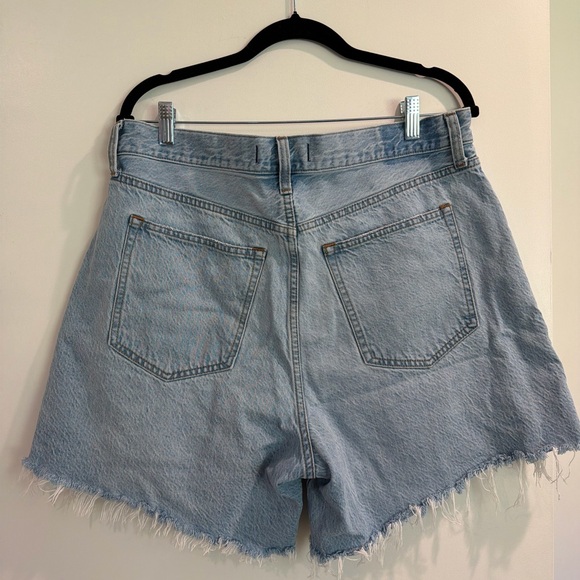 A&F The Loose Short High Rise - Picture 2 of 5